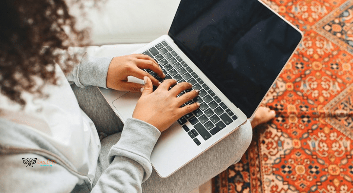 How to Blog While Traveling: An Easy Guide for Female Solo Travelers 1 How to Blog While Traveling: An Easy Guide for Female Solo Travelers