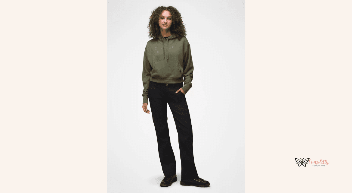 Travel in Style: 10 Must-Have Fashion Items for Female Solo Travelers in 2025 10 Travel in Style: 10 Must-Have Fashion Items for Female Solo Travelers