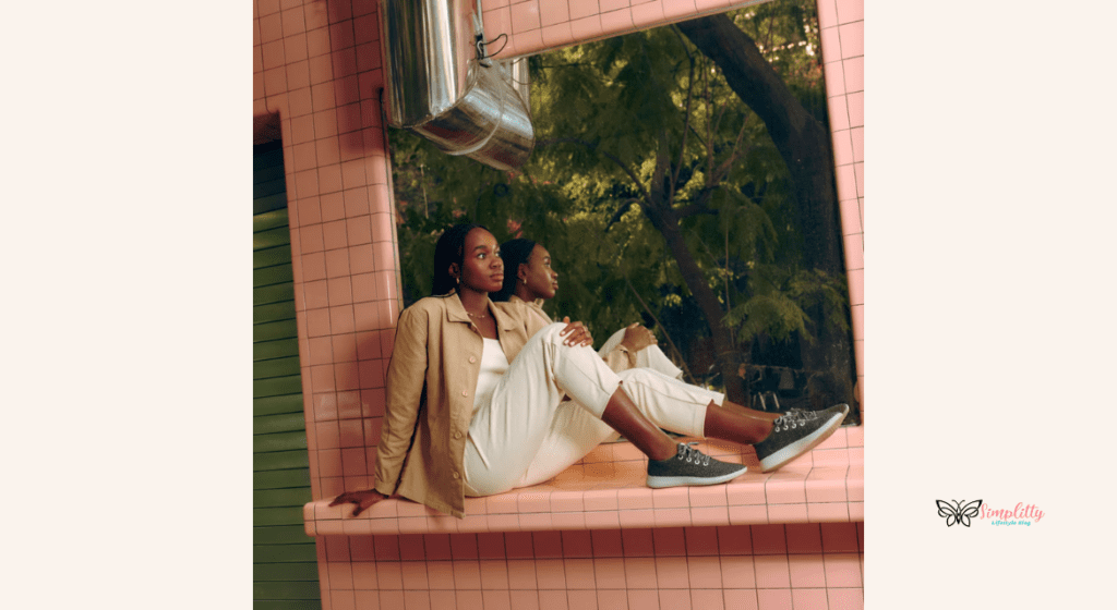 Travel in Style: 10 Must-Have Fashion Items for Female Solo Travelers in 2025 3 Travel in Style: 10 Must-Have Fashion Items for Female Solo Travelers