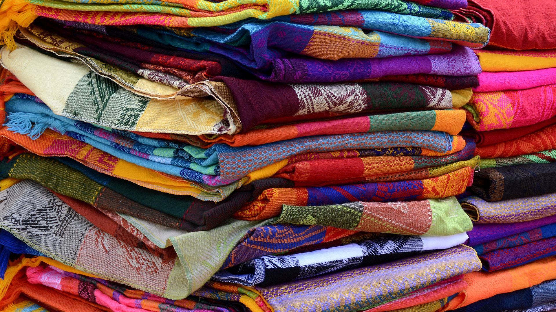 Best Travel-Friendly Fabrics for Solo Female Travellers 5 Best Travel-Friendly Fabrics for Solo Female Travelers